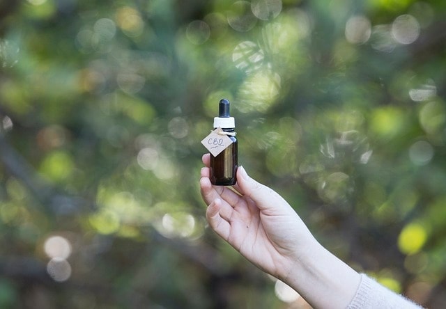 Verschiedene CBD-Produktformen für Schmerzlinderung