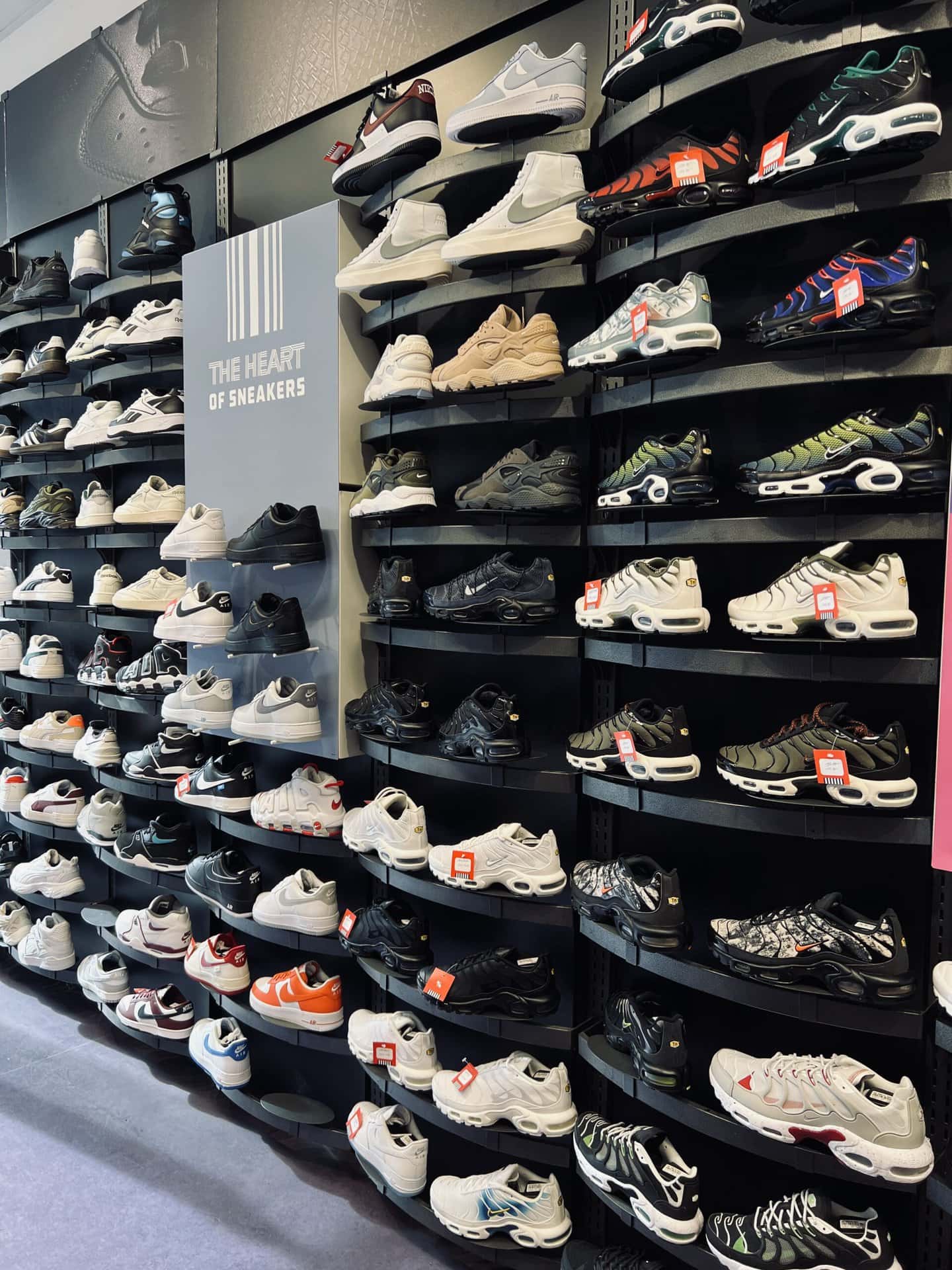 Schuhauswahl für Männer im Foot Locker Laden